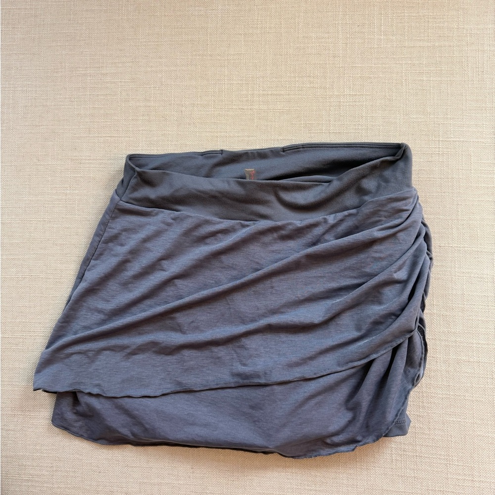 Free people little bit of love skort size L navy great condition